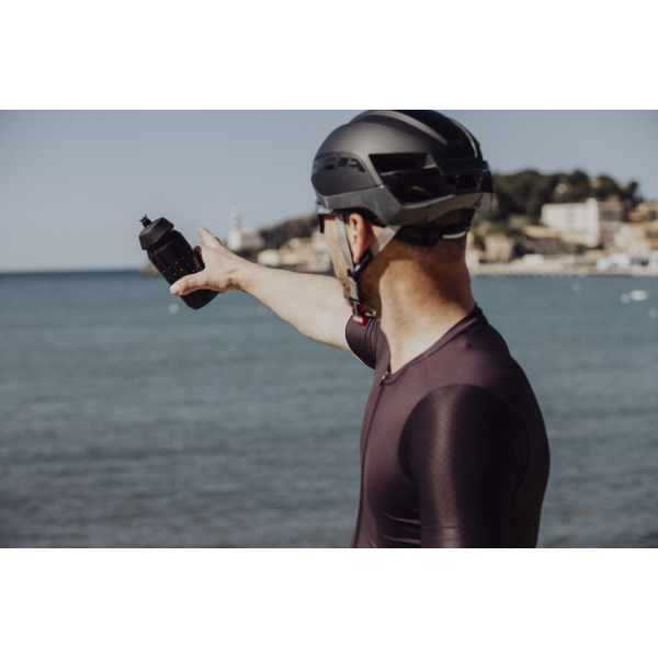 2519592_lahev_force_sense_cerno_bila_2__1714070125_842