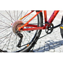 rock_machine_2022_thunder_27_red_web_3